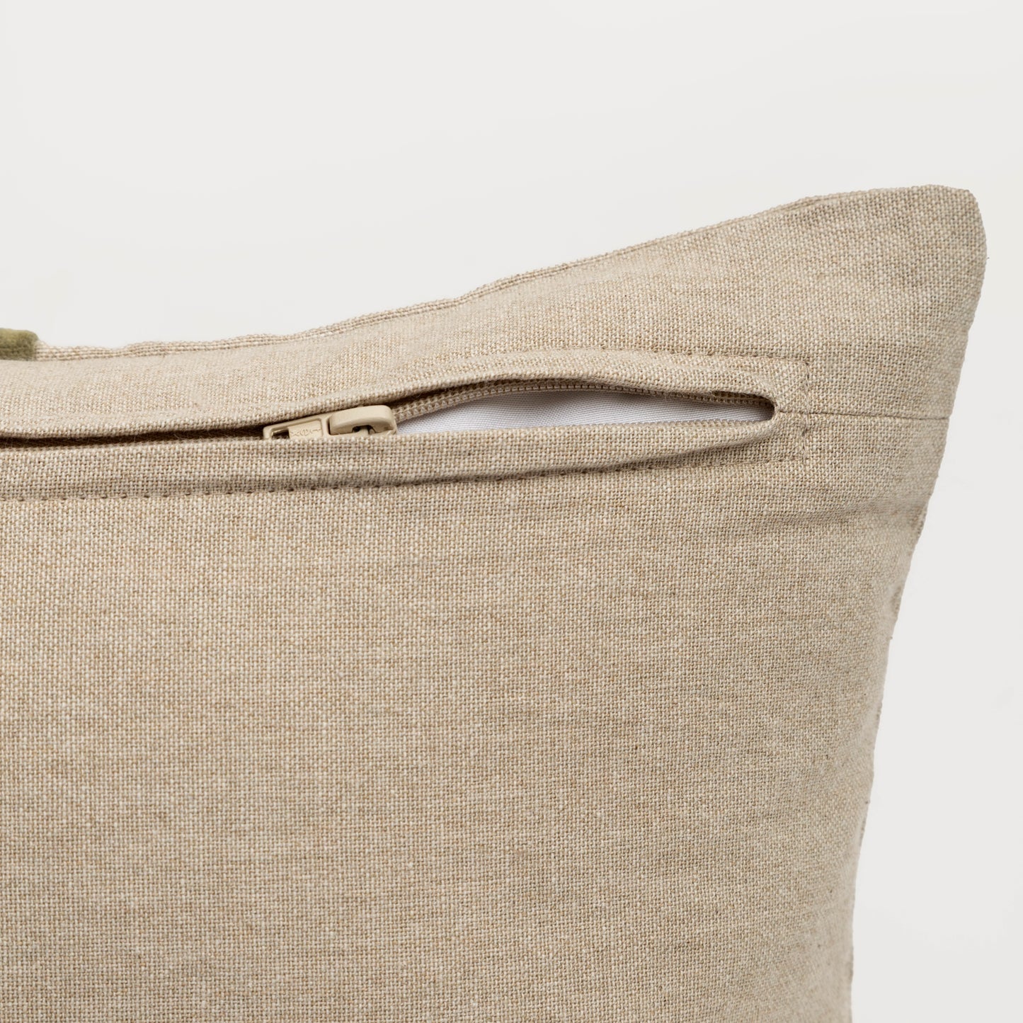 Capa de Almofada de Algodão com Listra em Veludo 30X50 - Clocasa | Além do Conforto