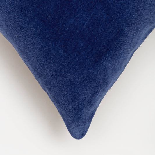 Capa de Almofada em Veludo de Algodão Marinho 50X50 - Clocasa | Além do Conforto