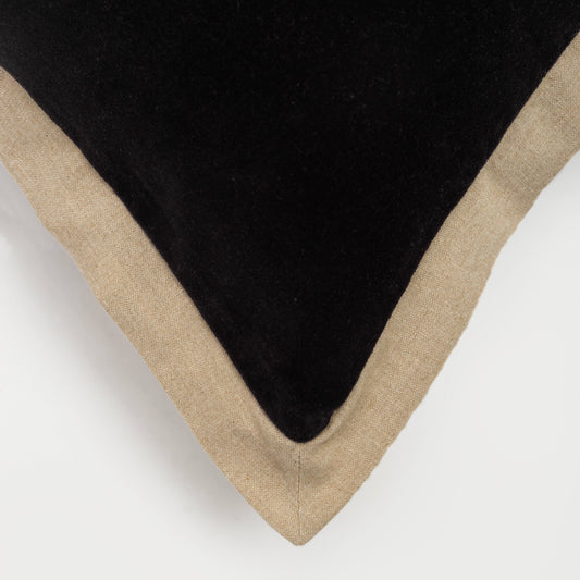 Capa de Almofada em Veludo de Algodão Preto 50X50 - Clocasa | Além do Conforto