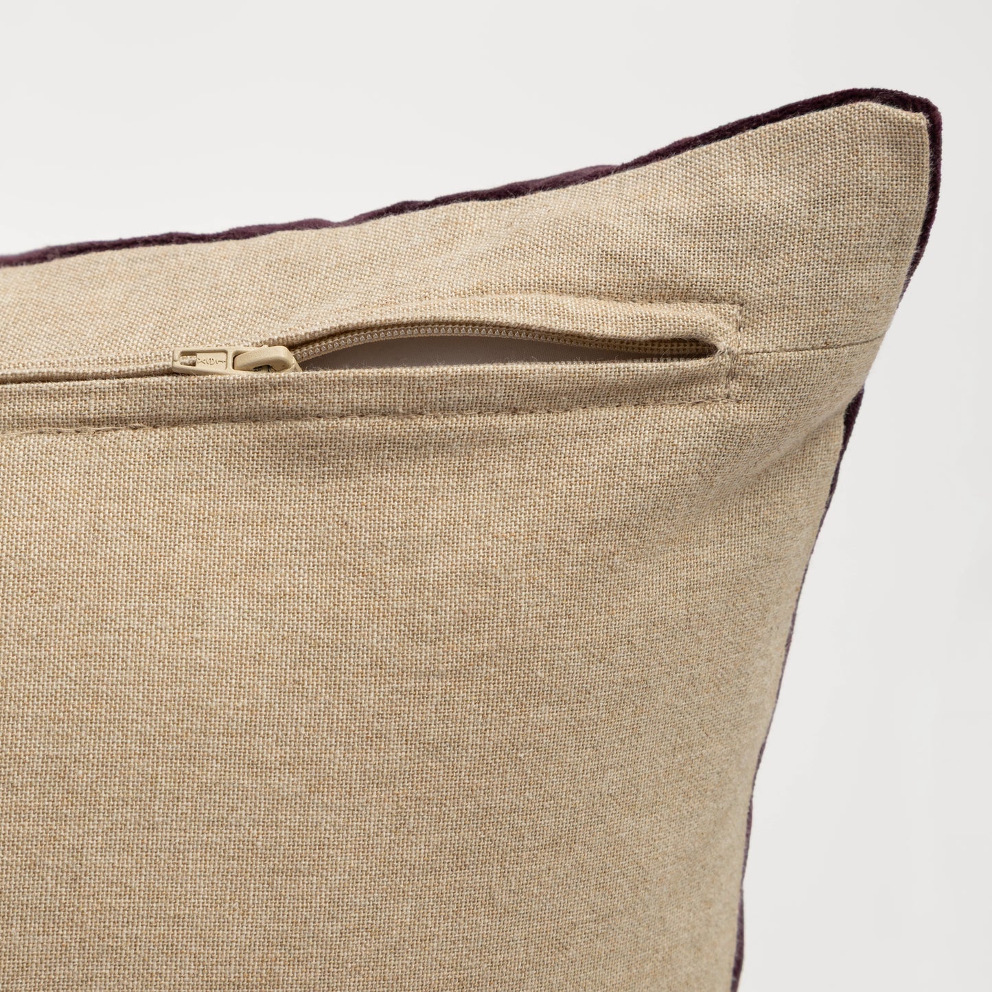 Capa de Almofada em Veludo de Algodão Vinho 50X50 - Clocasa | Além do Conforto