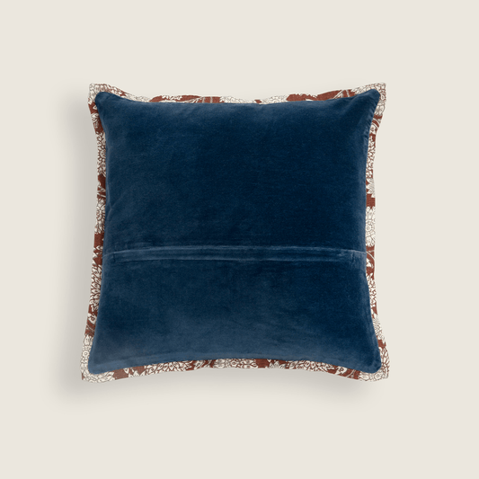 Capa de Almofada em Veludo e Detalhe Floral Block Print 45x45 - Clocasa | Além do Conforto
