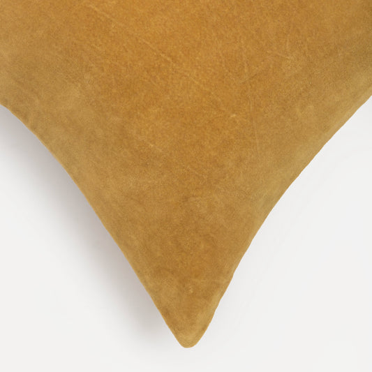 Capa de Almofada em Veludo Lavado 50X50 Mostarda - Clocasa | Além do Conforto