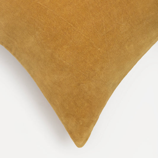 Capa de Almofada em Veludo Lavado 50X50 Mostarda - Clocasa | Além do Conforto