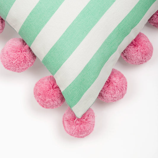 Capa de Almofada Listrada com Pompom Rosa 50X50 - Clocasa | Além do Conforto
