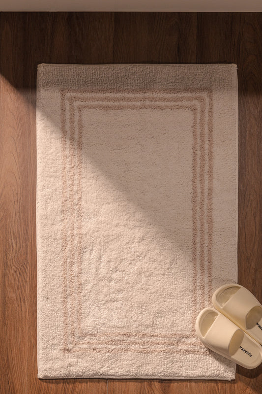 Tapete de Algodão com Borda Listrada em Tom Natural 50x80 - Clocasa | Além do Conforto