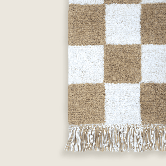 Tapete de Algodão Xadrez em Tom Neutro e Franjas 50x80 - Clocasa | Além do Conforto