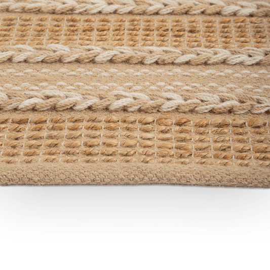 Tapete Trançado em Listras de Tom Natural e Lã em Juta 60x90 - Clocasa | Além do Conforto