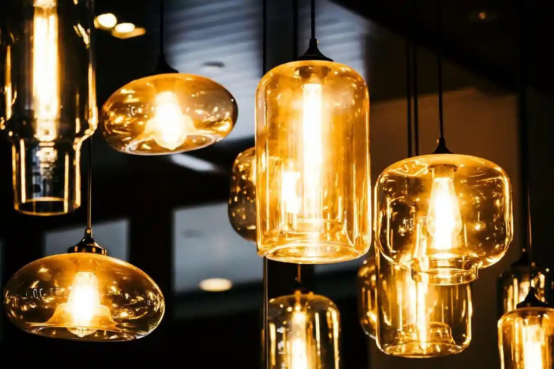 Iluminação Aconchegante: 3 Pontos de Luz que Transformam a Sala - Clocasa | Além do Conforto