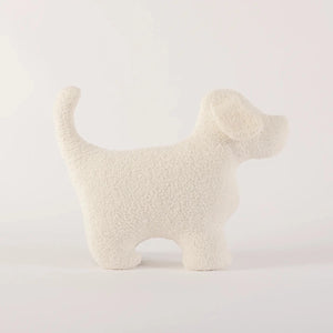 Almofada decorativa para ambientes na cor branca em tecido de alta qualidade com fechamento em zíper invisível, essencial para trazer aconchego e renovar a decoração de salas ou quartos com elegância.