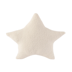 Almofada em formato de estrela no tamanho 45x45 cm na cor branca em tecido de alta qualidade com fechamento em zíper invisível, proporciona excelente sustentação e maciez, transformando qualquer espaço em um refúgio acolhedor.