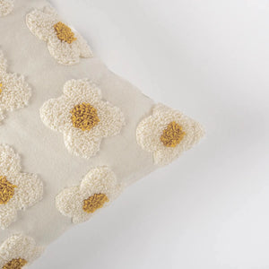 Almofada decorativa para ambientes no tamanho 45x45 cm na cor branca em tecido de alta qualidade com fechamento em zíper invisível, essencial para trazer aconchego e renovar a decoração de salas ou quartos com elegância.