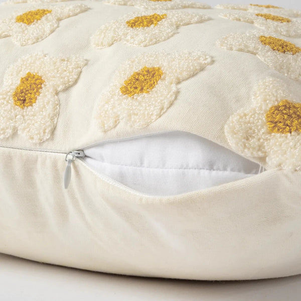 Almofada decorativa para ambientes no tamanho 45x45 cm na cor branca em tecido de alta qualidade com fechamento em zíper invisível, perfeito para criar composições personalizadas e adicionar um toque de sofisticação ao ambiente.