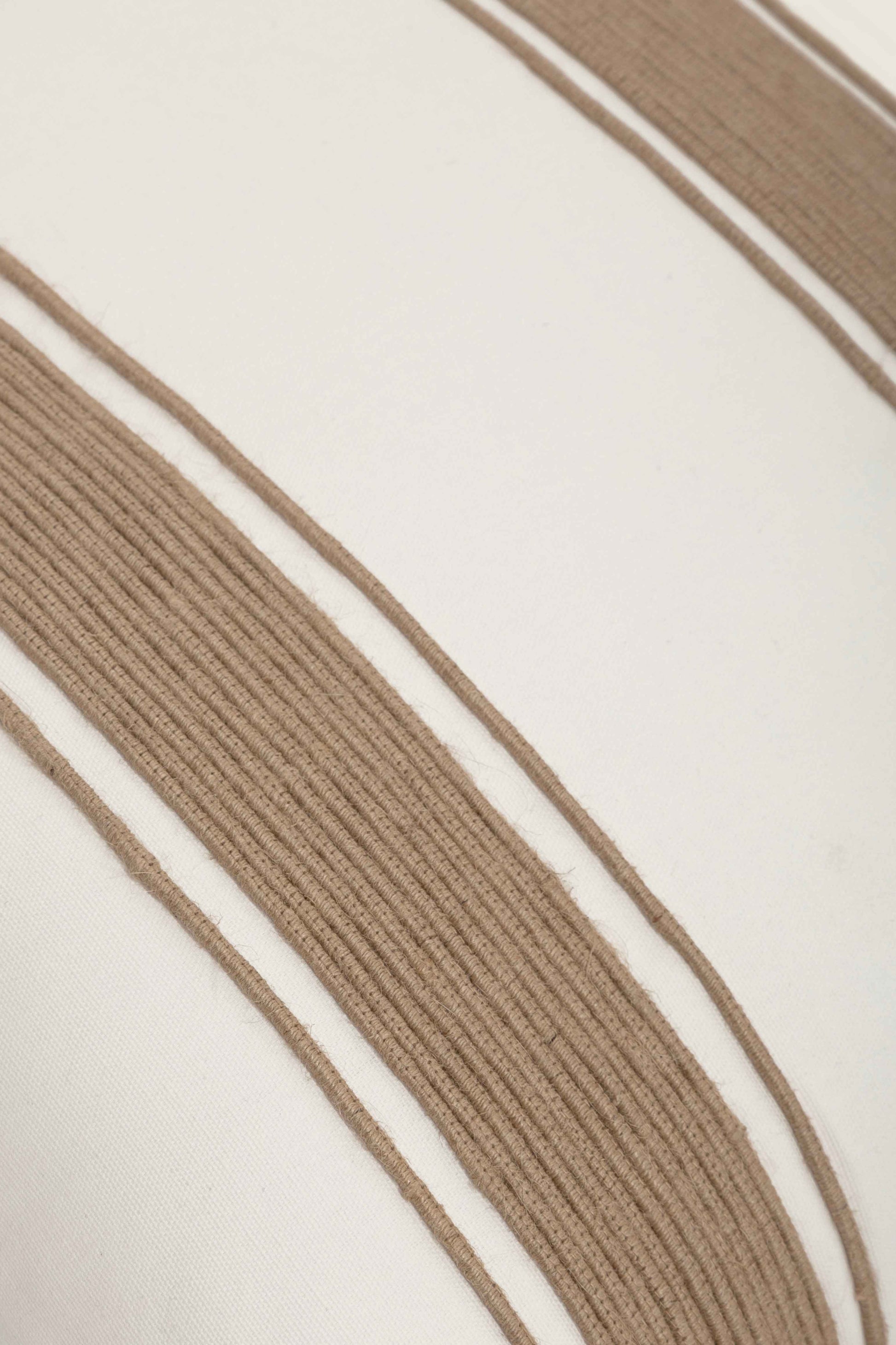 Capa de Almofada Quadrada com Bordado em Juta 50x50