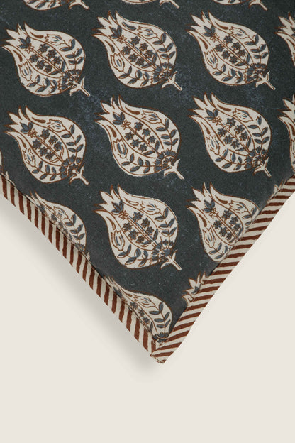 Capa de Almofada com Listras e Medalhão em Block Print 45x45