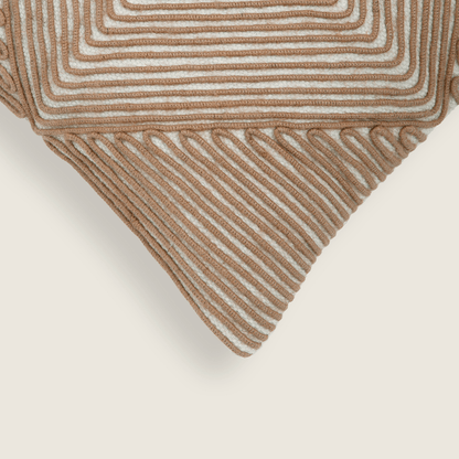 Capa de Almofada com Bordado Geométrico em Juta 45x45 - Clocasa | Além do Conforto