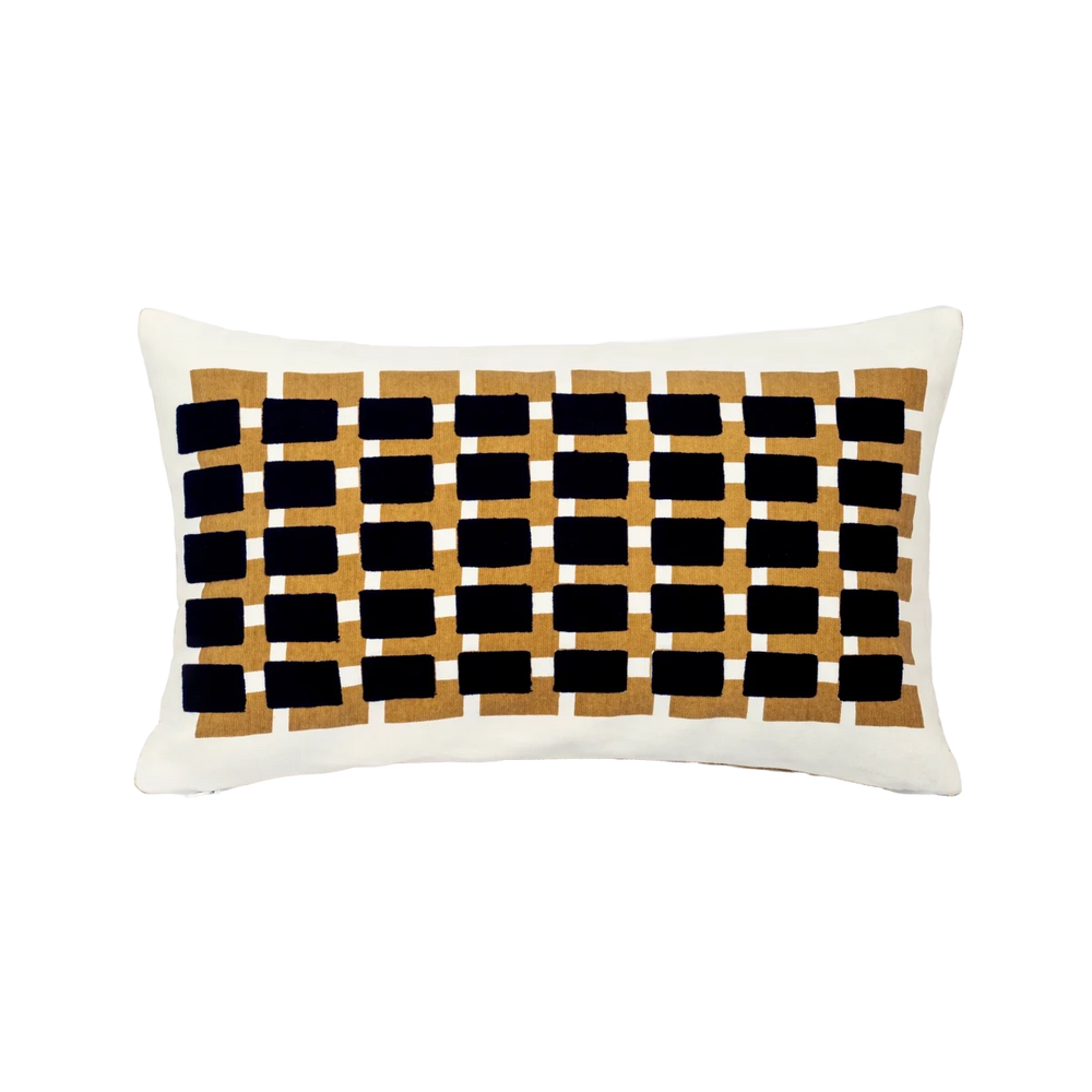 Capa de Almofada com Bordado Geométrico Mostarda 30X50 - Clocasa | Além do Conforto
