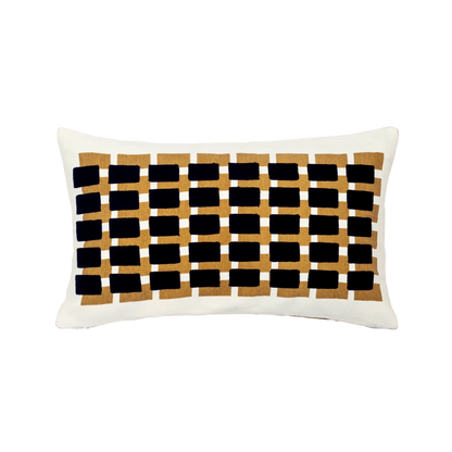 Capa de Almofada com Bordado Geométrico Mostarda 30X50 - Clocasa | Além do Conforto