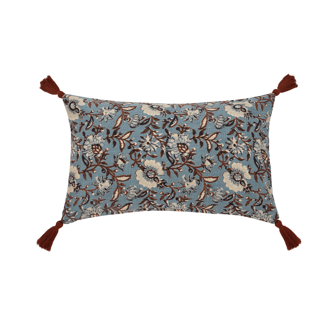 Capa de Almofada com Estampa Floral em Block Print 30x50 - Clocasa | Além do Conforto