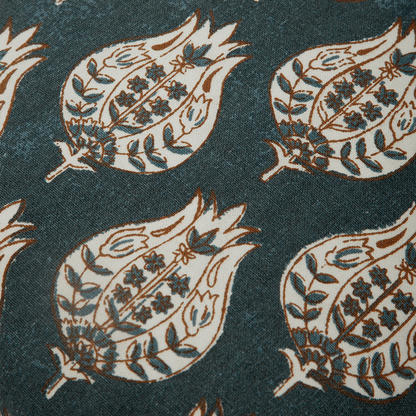 Capa de Almofada com Listras e Medalhão em Block Print 45x45 - Clocasa | Além do Conforto
