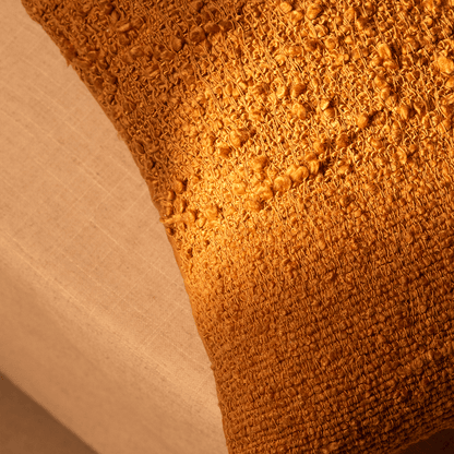 Capa de Almofada com Textura Bouclé Duo Mostarda 45x45 - Clocasa | Além do Conforto
