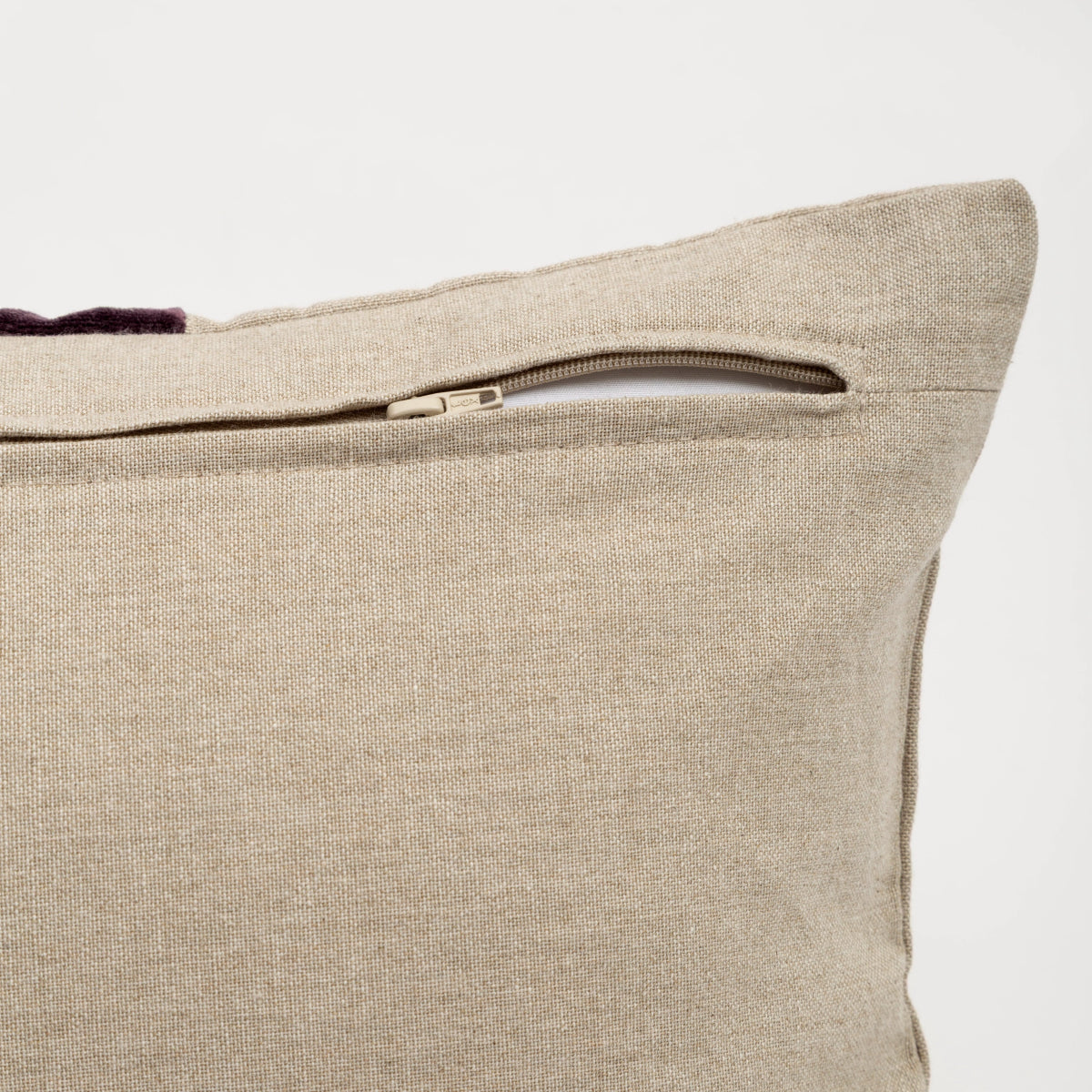 Capa de Almofada de Algodão com Listra em Veludo 30X50 - Clocasa | Além do Conforto