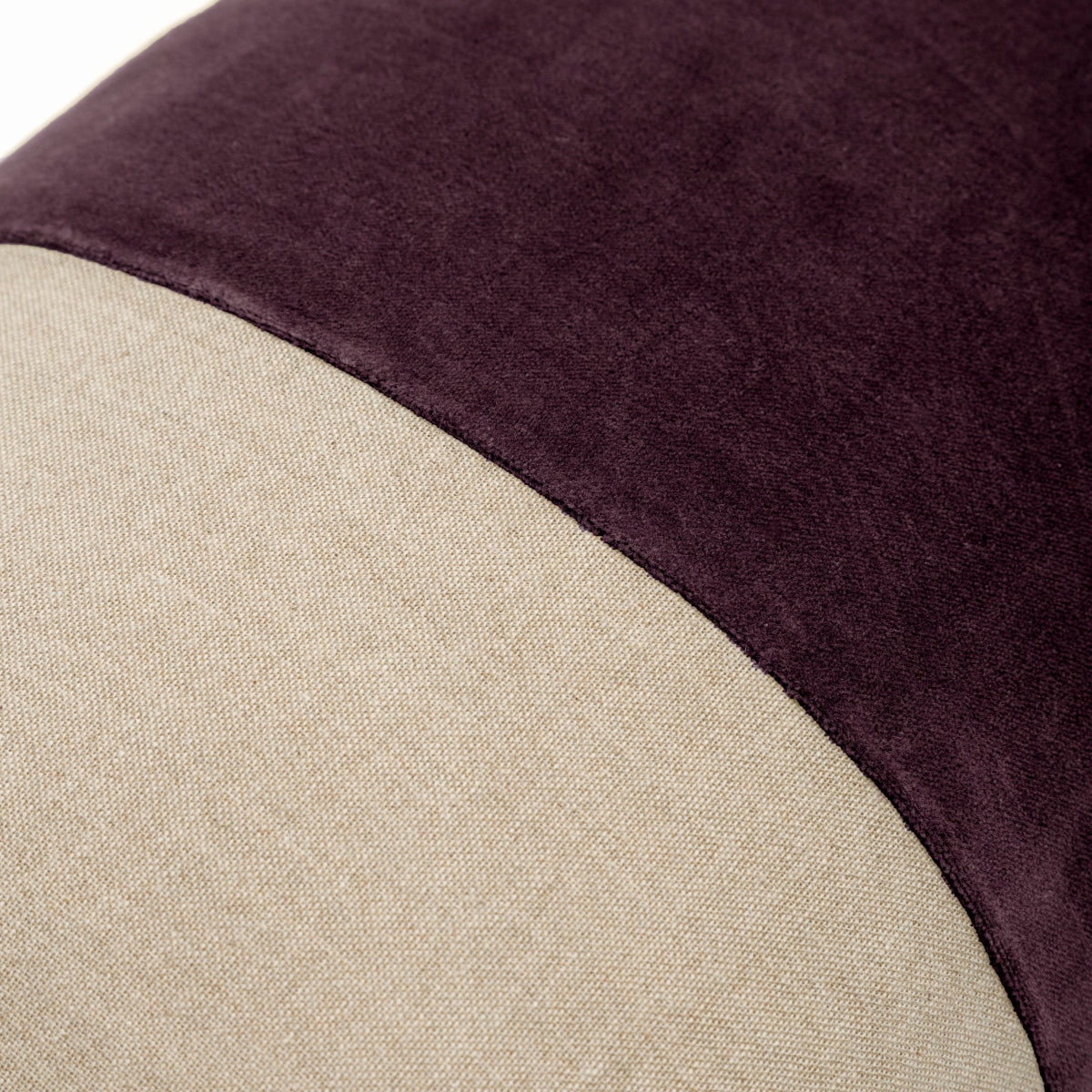 Capa de Almofada de Algodão com Listra em Veludo 30X50 - Clocasa | Além do Conforto