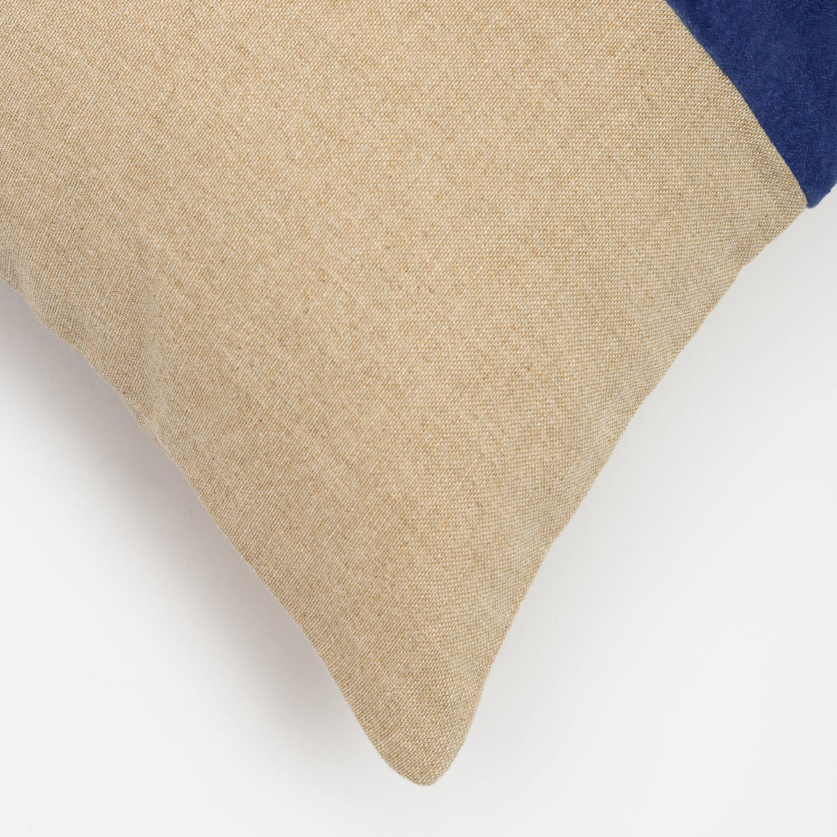 Capa de Almofada de Algodão com Listra em Veludo 30X50 - Clocasa | Além do Conforto