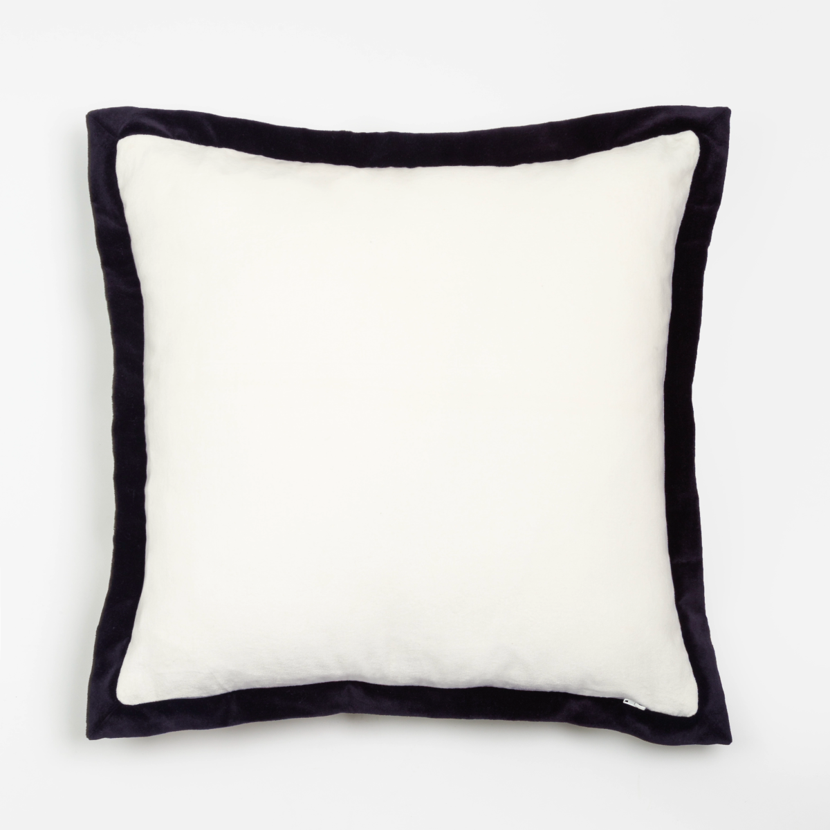 Capa de Almofada em Veludo de Algodão Branco/Preto 50X50 - Clocasa | Além do Conforto