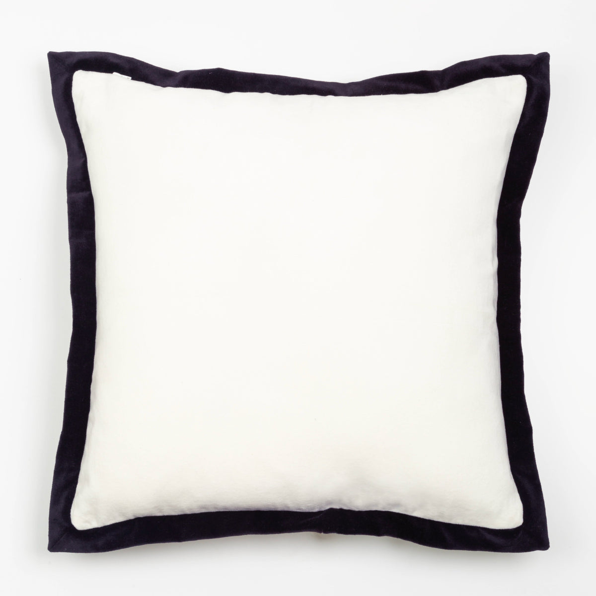Capa de Almofada em Veludo de Algodão Branco/Preto 50X50 - Clocasa | Além do Conforto
