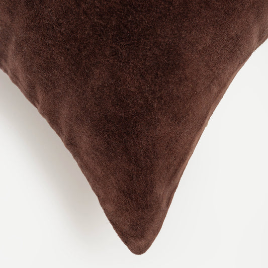 Capa de Almofada em Veludo de Algodão Marrom 50X50 - Clocasa | Além do Conforto