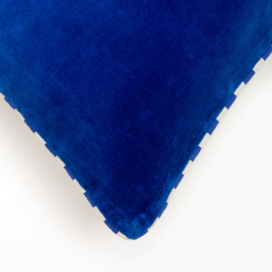 Capa de Almofada Lisa com Vivo Listrado Azul 40X60 - Clocasa | Além do Conforto