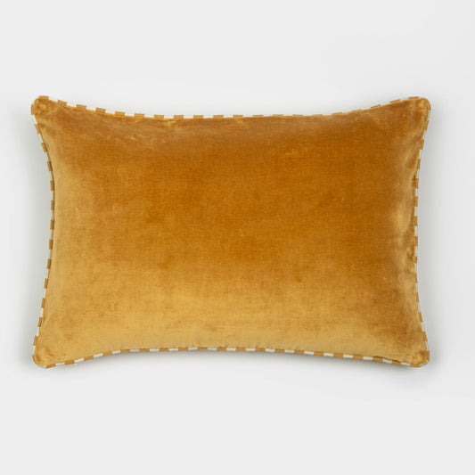 Capa de Almofada Lisa com Vivo Listrado Mostarda 40X60 - Clocasa | Além do Conforto