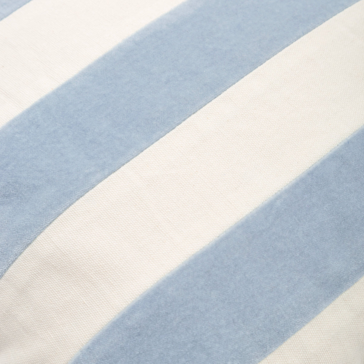 Capa de Almofada Listrada Azul 45X45 - Clocasa | Além do Conforto