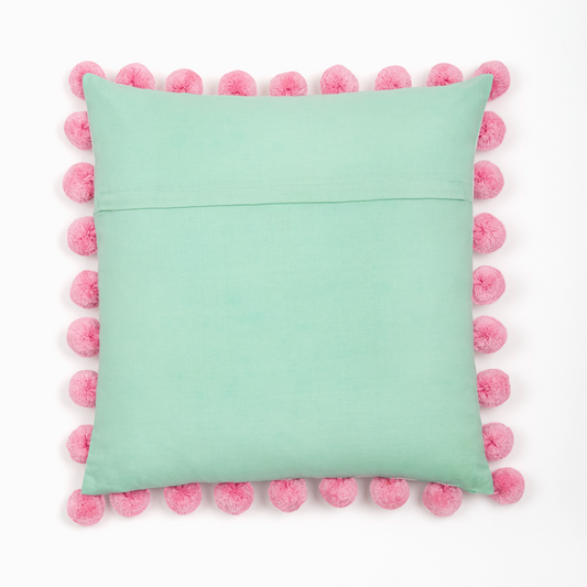 Capa de Almofada Listrada com Pompom Rosa 50X50 - Clocasa | Além do Conforto