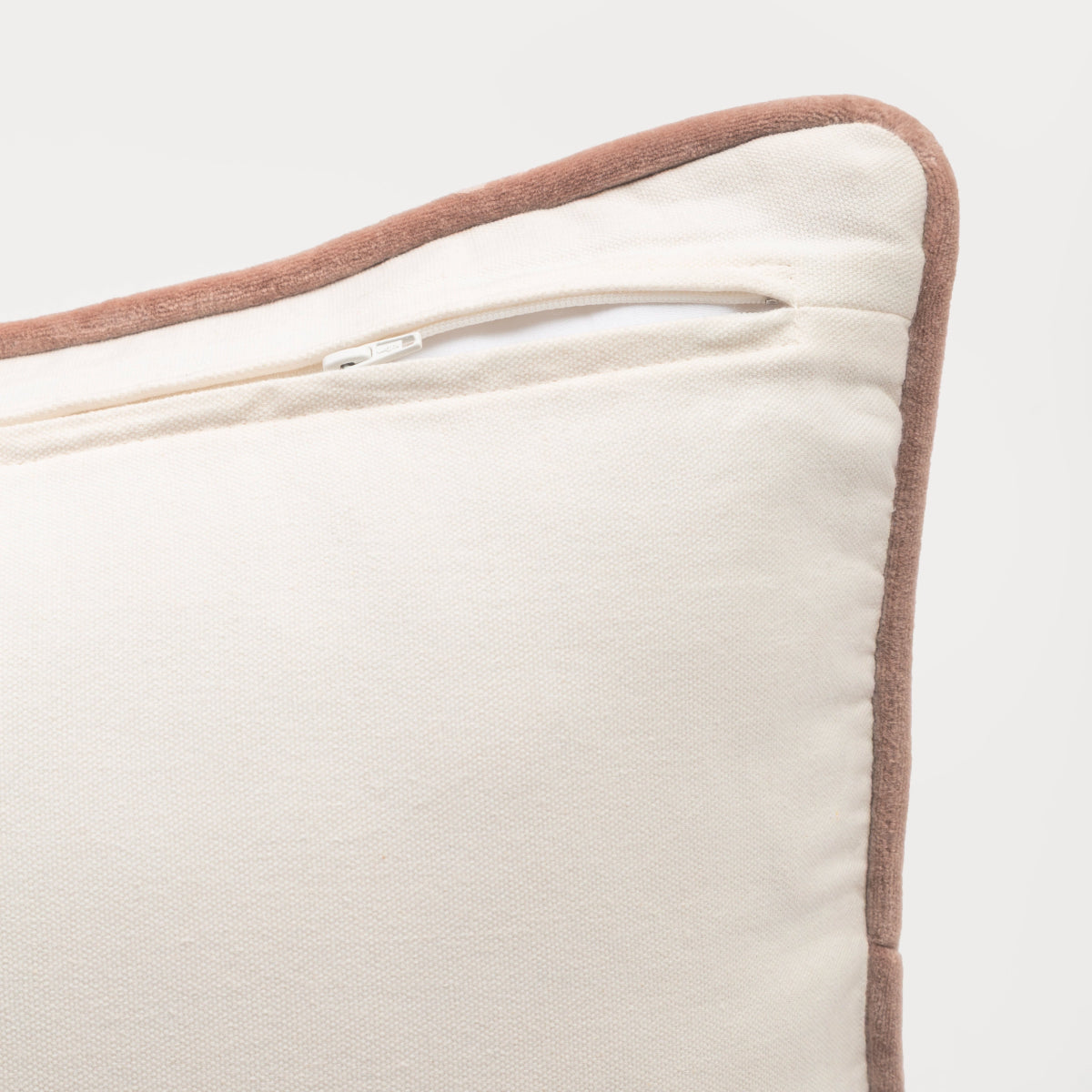 Capa de Almofada Listrada Rose 50X50 - Clocasa | Além do Conforto