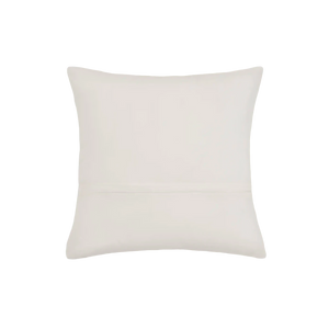 Capa de almofada decorativa no tamanho 50x50 cm na cor branca confeccionada em algodão sustentável com bordados rústicos de juta natural com fechamento em zíper invisível, traz um equilíbrio visual aconchegante que harmoniza facilmente com diferentes estilos de decoração.