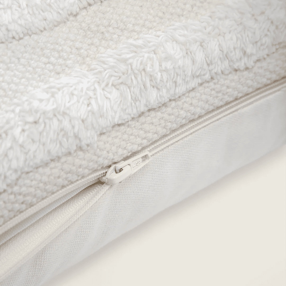 Capa de Almofada Retangular Oversized Tufting 30x115 - Clocasa | Além do Conforto