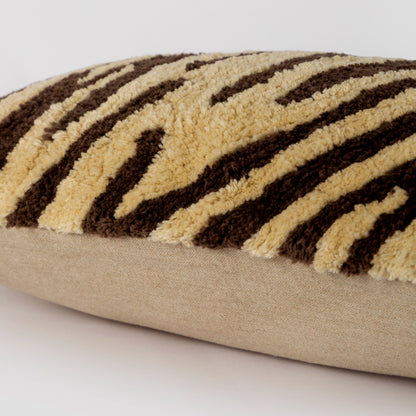 Capa de Almofada Zebra Tufting 30X50 - Clocasa | Além do Conforto