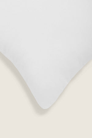 Enchimento para almofada no tamanho 50x50 cm com fibra siliconada macia de alta resiliência que garante excelente sustentação anatômica, proporciona excelente maciez e preenchimento uniforme, deixando o ambiente mais aconchegante.