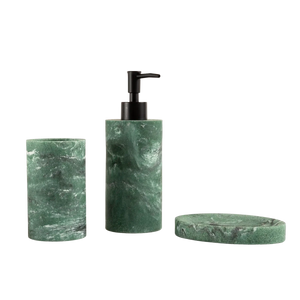 Kit de banheiro decorativo na cor verde confeccionado em aço inox cromado de alta resistência à umidade com dosador prático que evita desperdícios, perfeita para manter os itens de cuidados pessoais organizados com muito bom gosto.