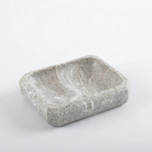 Kit de banheiro decorativo na cor cinza confeccionado em estrutura resistente com excelente acabamento superficial com design funcional que otimiza o espaço da bancada, peça indispensável que une o design moderno à praticidade necessária para o dia a dia.
