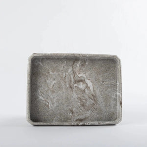 Kit de banheiro decorativo na cor cinza confeccionado em estrutura resistente com excelente acabamento superficial com design funcional que otimiza o espaço da bancada, combina durabilidade, fácil higienização e um acabamento impecável para a sua rotina.