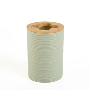 Kit de banheiro decorativo com detalhes em bambu confeccionado em estrutura resistente com excelente acabamento superficial com design funcional que otimiza o espaço da bancada, combina durabilidade, fácil higienização e um acabamento impecável para a sua rotina.