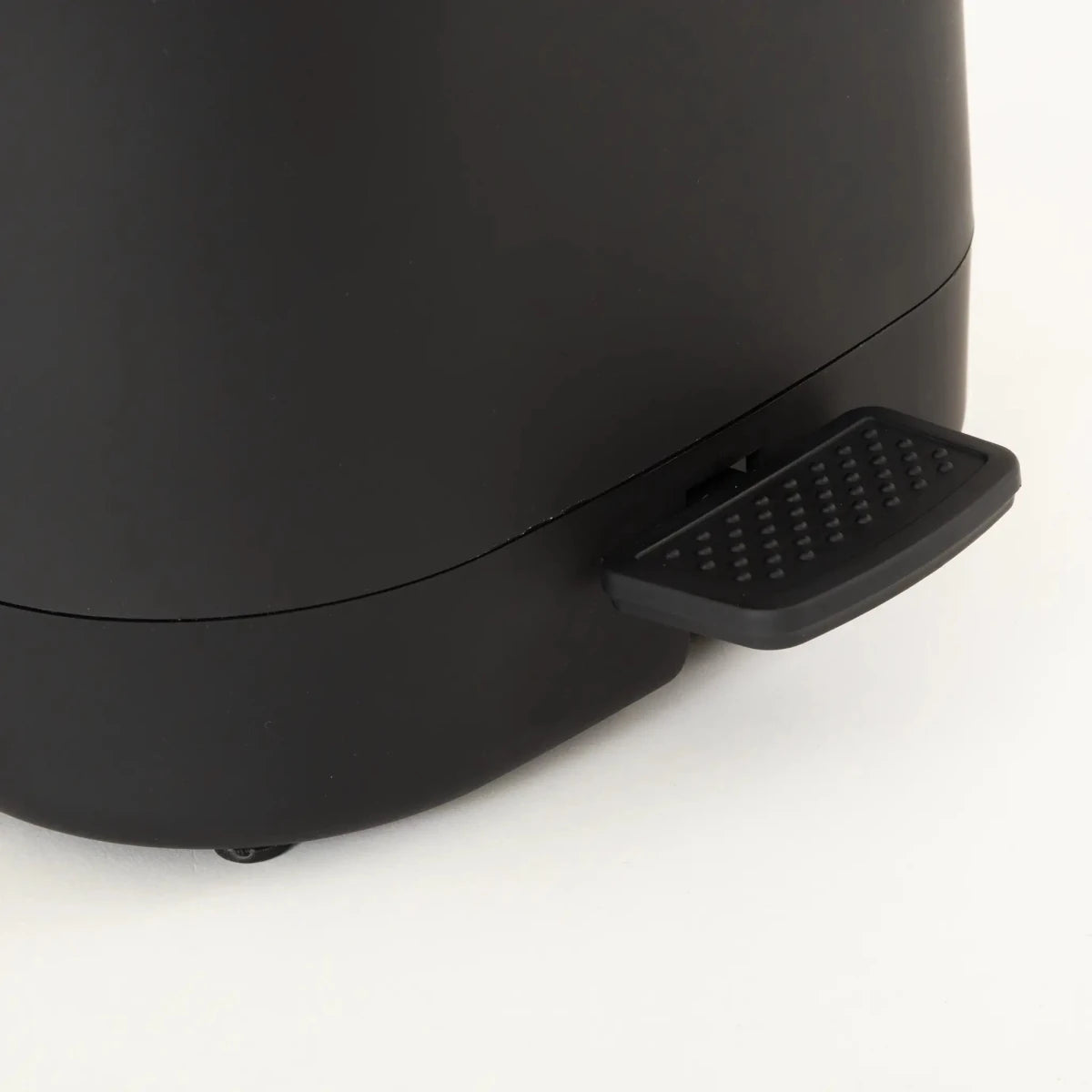 Lixeira Para Banheiro Minimalista Preto - Clocasa | Além do Conforto