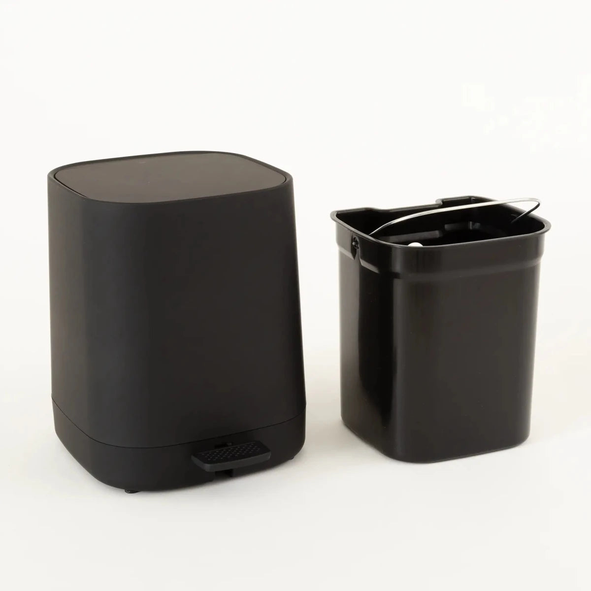 Lixeira Para Banheiro Minimalista Preto - Clocasa | Além do Conforto