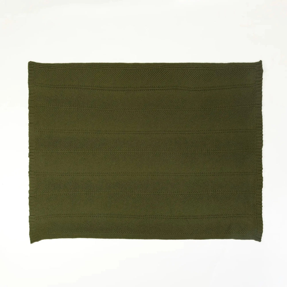Manta Chenille Tramada Verde Musgo 130x170 - Clocasa | Além do Conforto