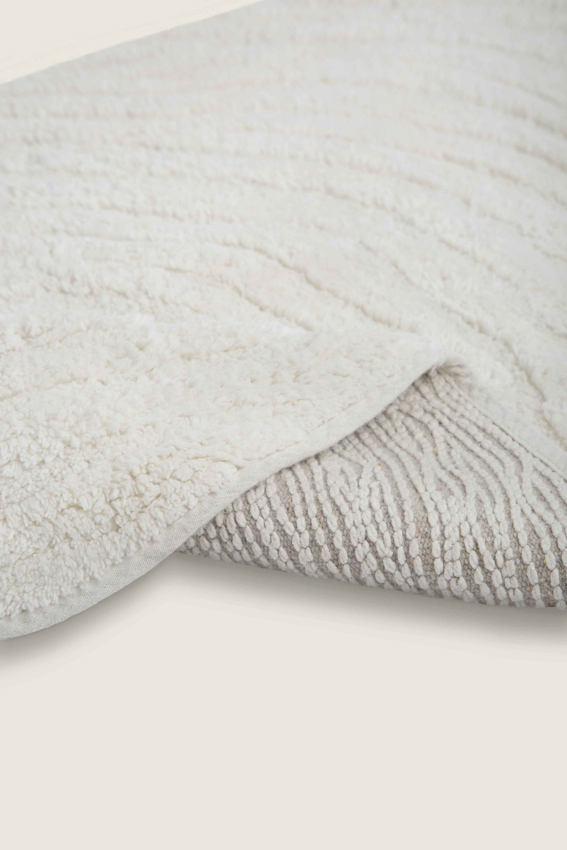 Tapete de Algodão Soft com Ondas em Espiral Orgânico 50x80