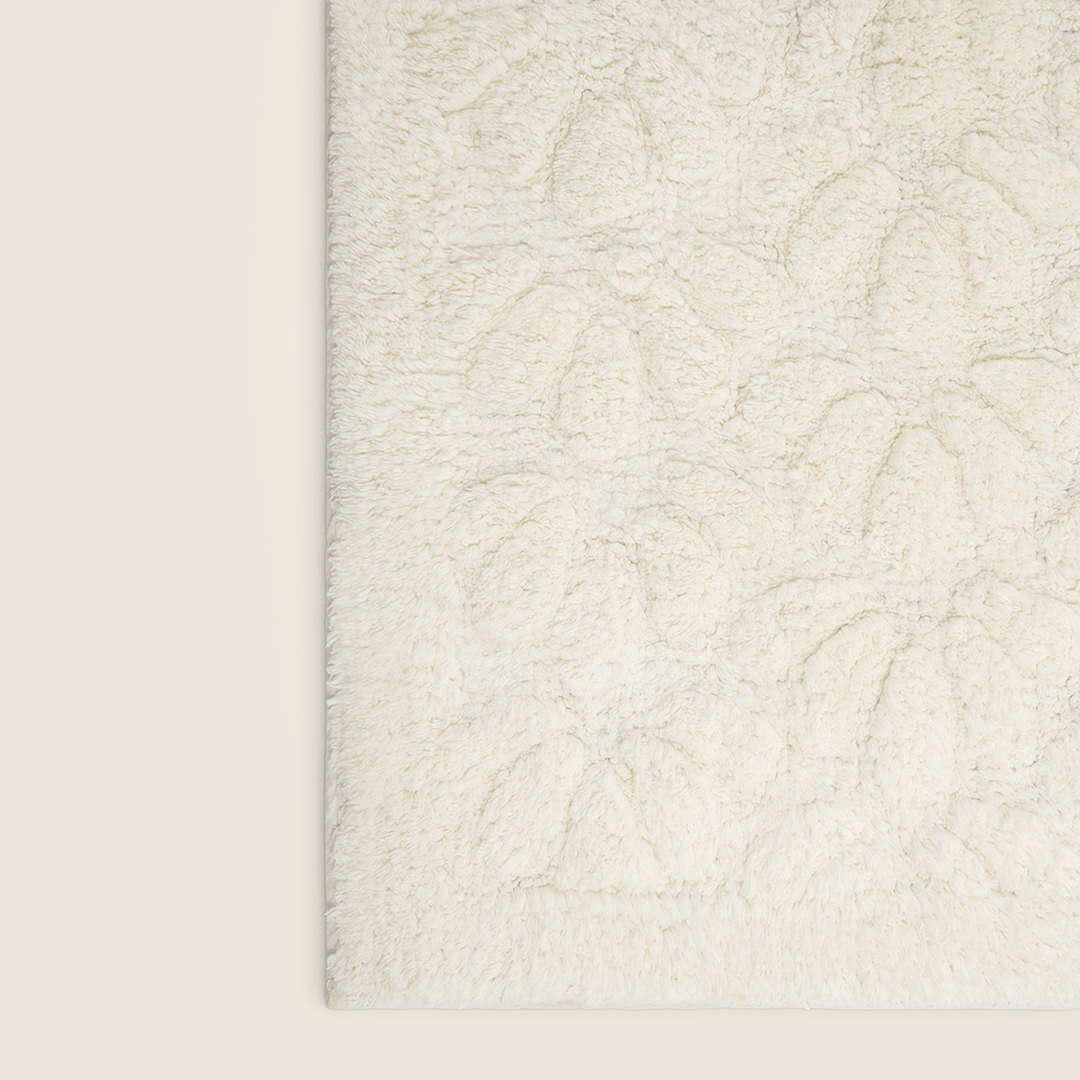 Tapete de Algodão Soft com Flores em Alto Relevo Creme 50x80 - Clocasa | Além do Conforto