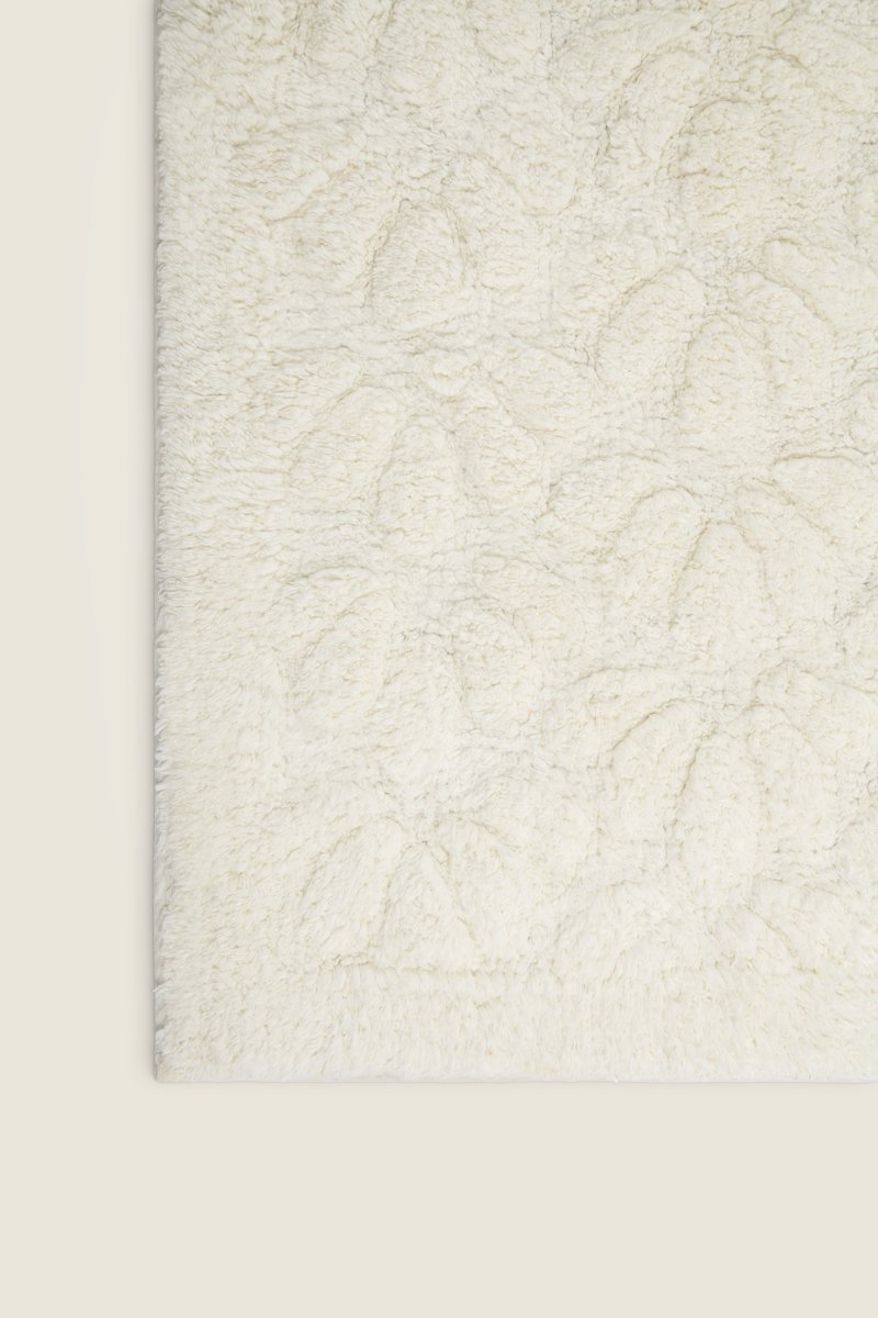 Tapete de Algodão Soft com Flores em Alto Relevo Creme 50x80 - Clocasa | Além do Conforto