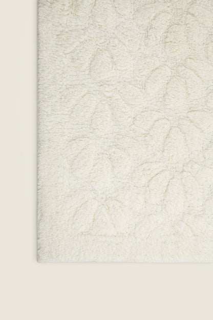 Tapete de Algodão Soft com Flores em Alto Relevo Creme 50x80 - Clocasa | Além do Conforto
